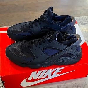 (WOMENS) Nike Air Huarache